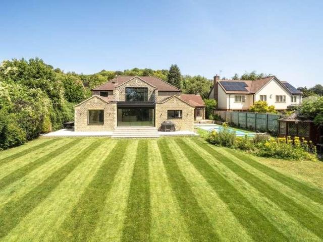 5 bed house for sale
