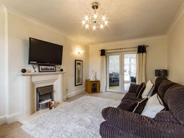 5 bed house for sale