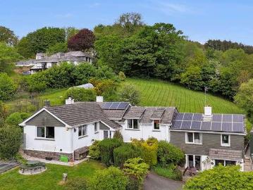 5 bed house for sale