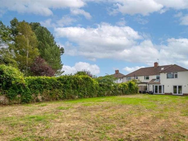 5 bed house for sale