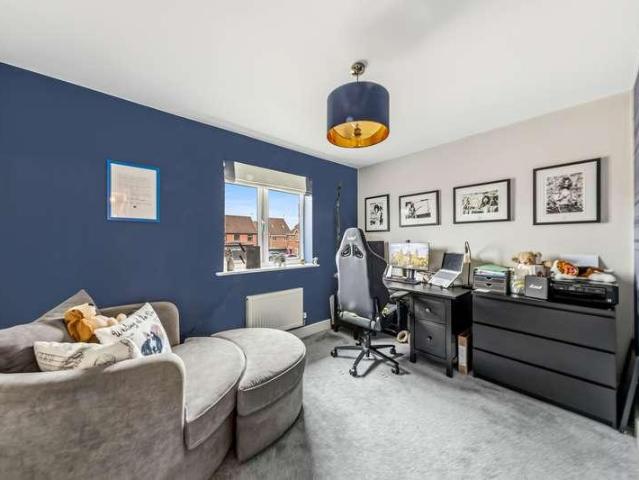 5 bed house for sale
