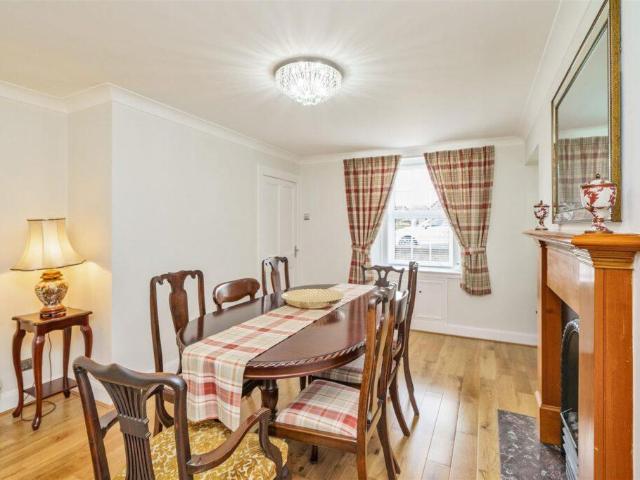 5 bed house for sale