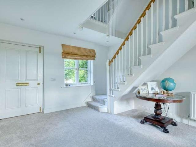 5 bed house for sale