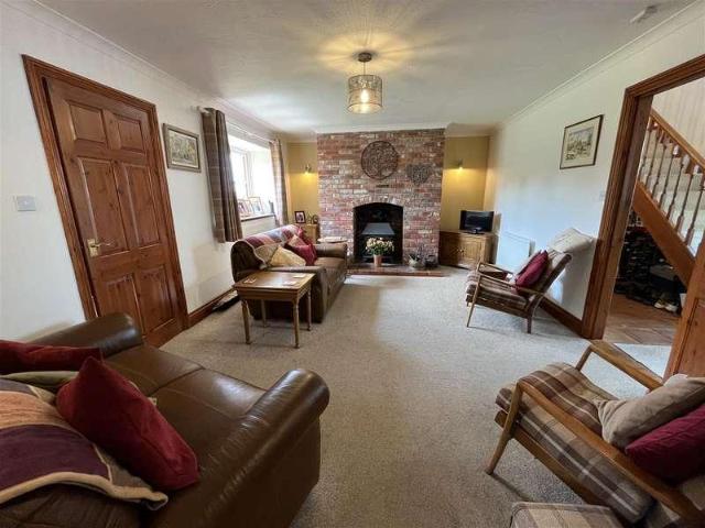 5 bed house for sale