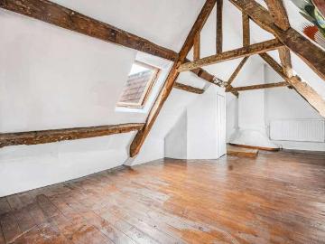 5 bed house for sale