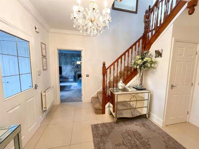 5 bed house for sale
