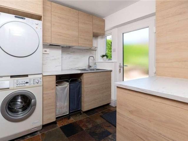 5 bed house for sale