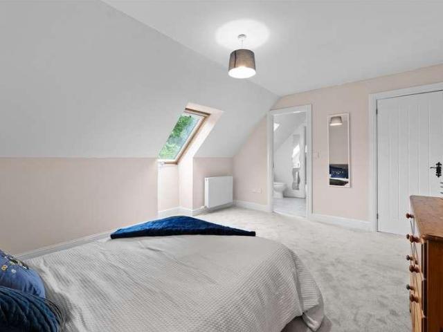 5 bed house for sale