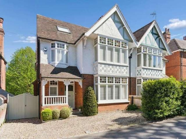 5 bed house for sale