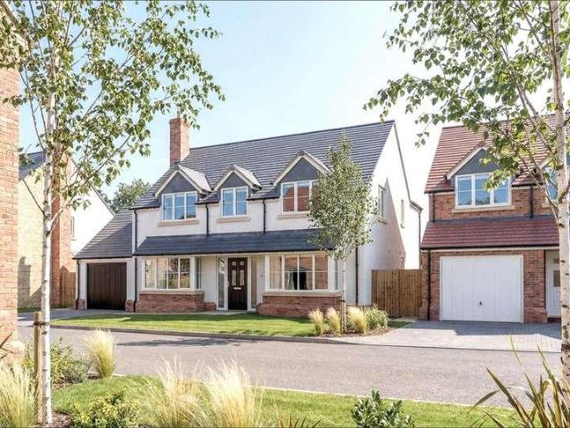 5 bed house for sale