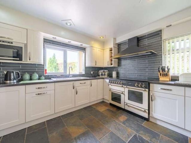 5 bed house for sale