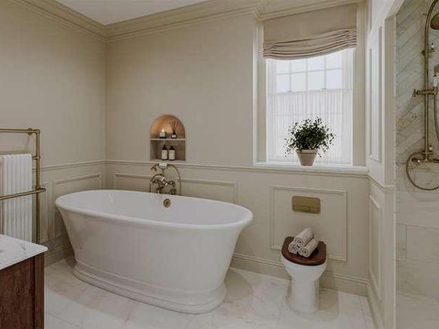 5 bed house for sale