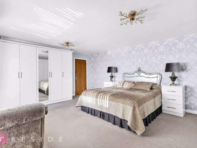 5 bed house for sale
