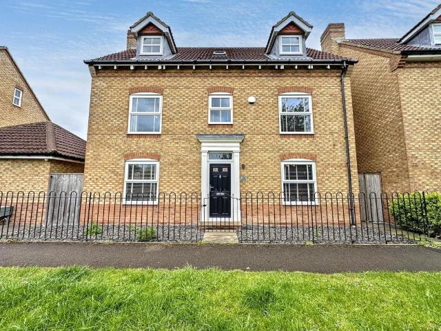 5 bed house for sale