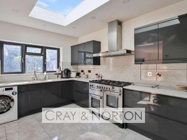 5 bed house for sale