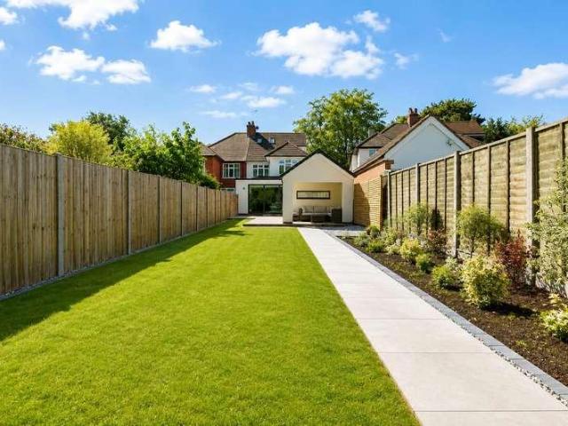 5 bed house for sale