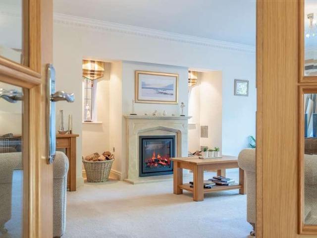 5 bed house for sale