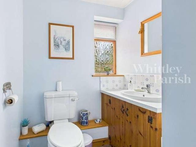 5 bed house for sale