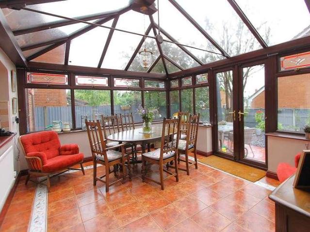 5 bed house for sale
