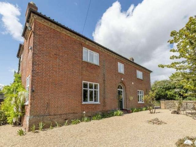 5 bed house for sale