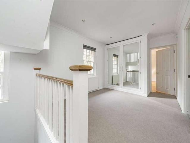 5 bed house for sale