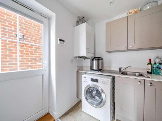 5 bed house for sale