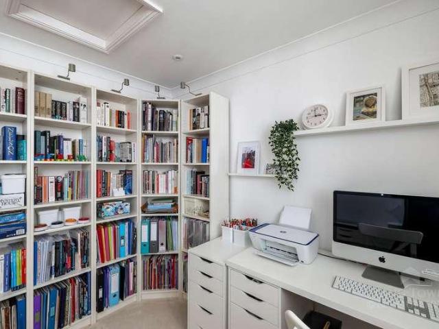 5 bed house for sale
