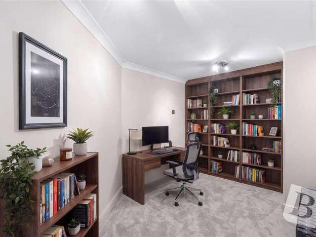 5 bed house for sale