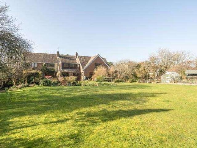 5 bed house for sale