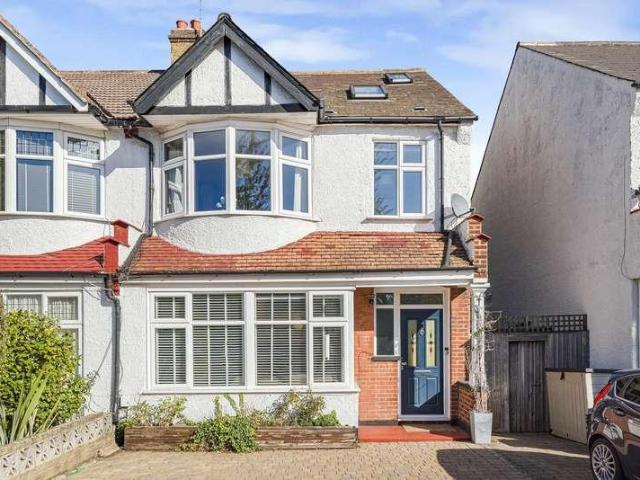 5 bed house for sale