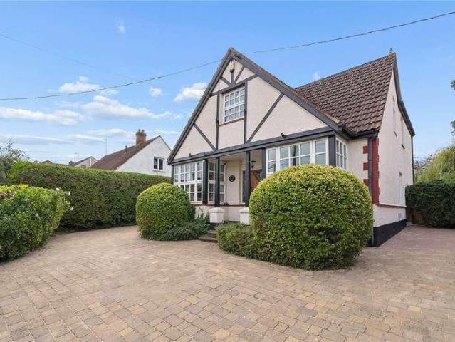 5 bed house for sale
