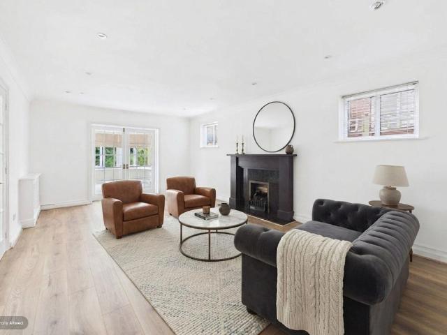 5 bed house for sale