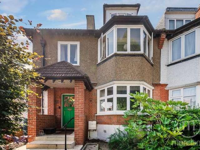 5 bed house for sale