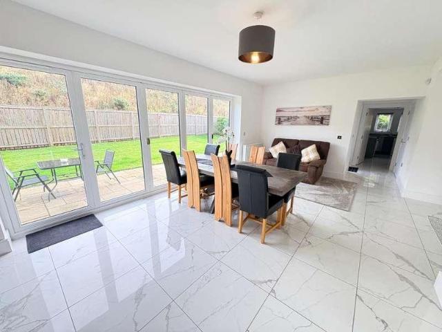 5 bed house for sale