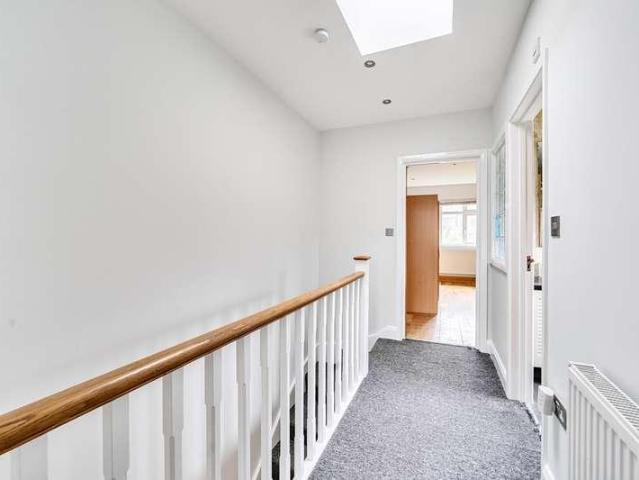5 bed house for sale