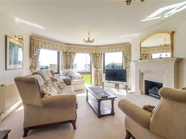 5 bed house for sale