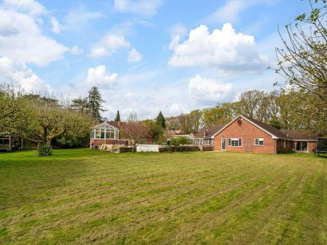 5 bed house for sale