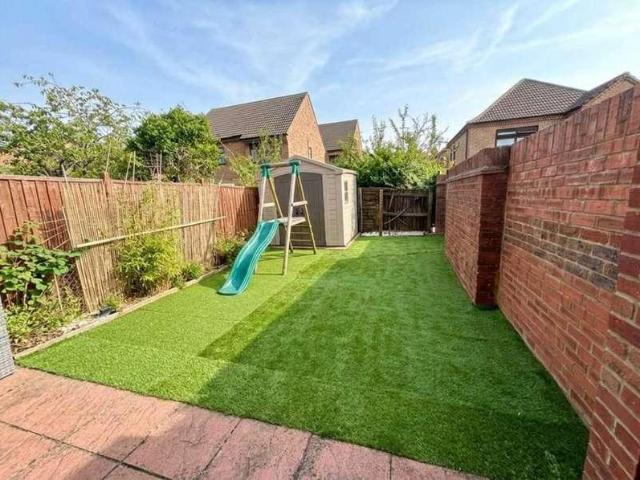 5 bed house for sale