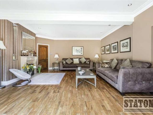 5 bed house for sale