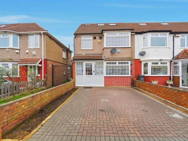 5 bed house for sale