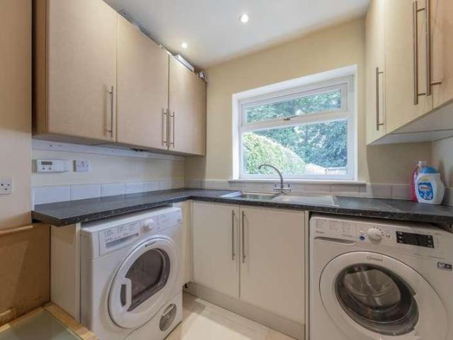 5 bed house for sale