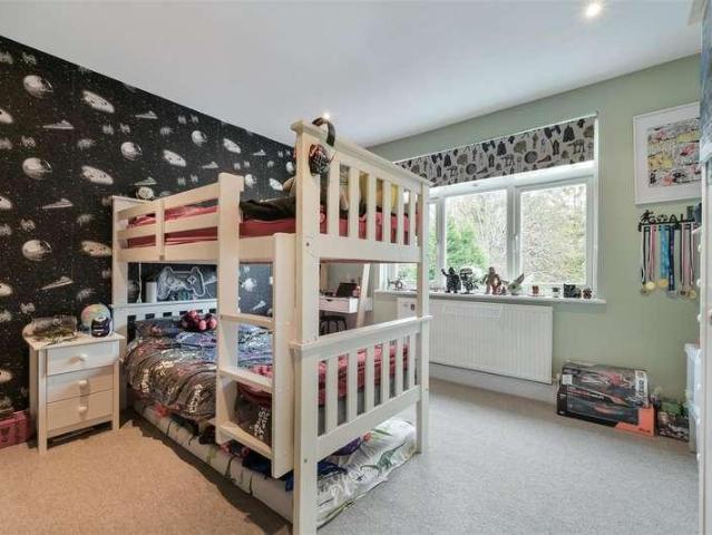 5 bed house for sale