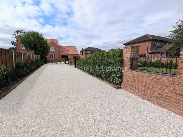 5 bed house for sale