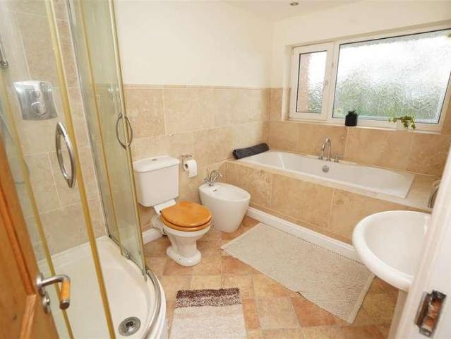 5 bed house for sale