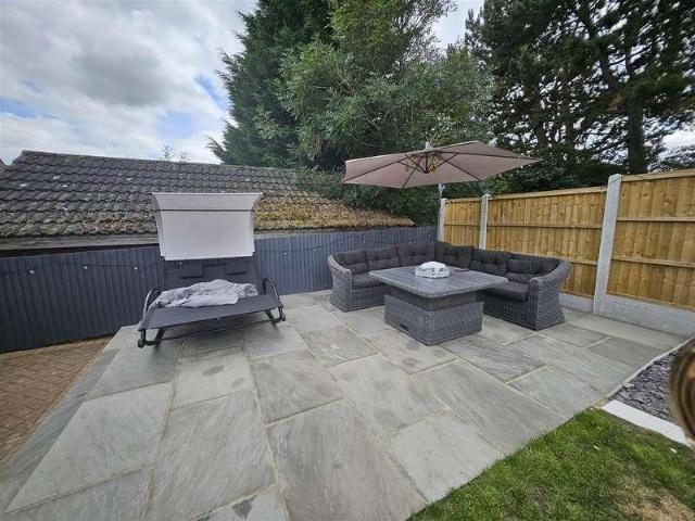 5 bed house for sale