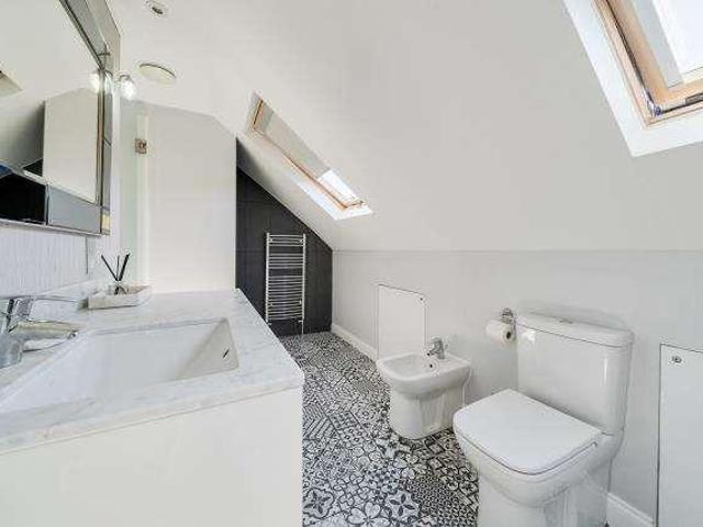 5 bed house for sale