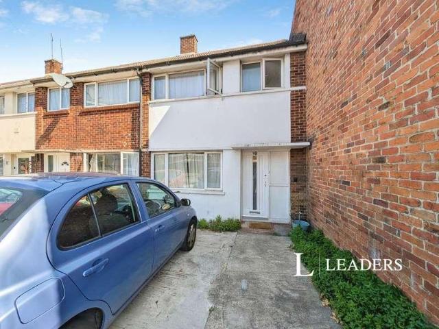 5 bed house for sale