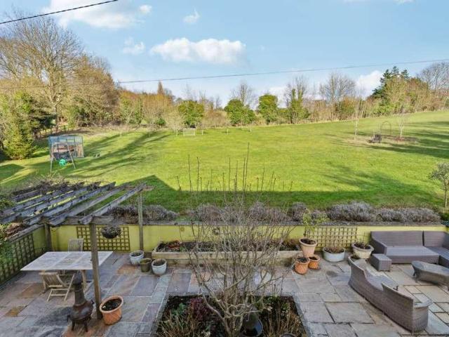 5 bed house for sale