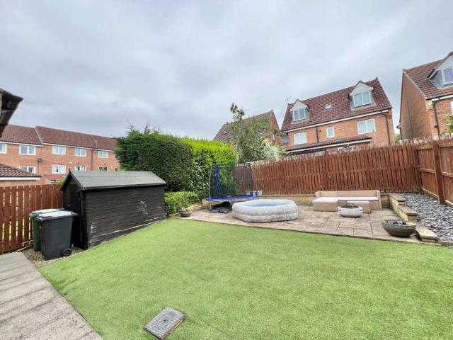 5 bed house for sale