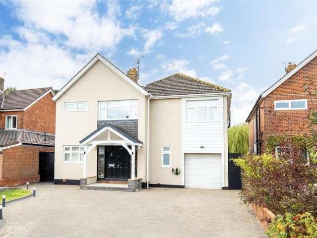 5 bed house for sale